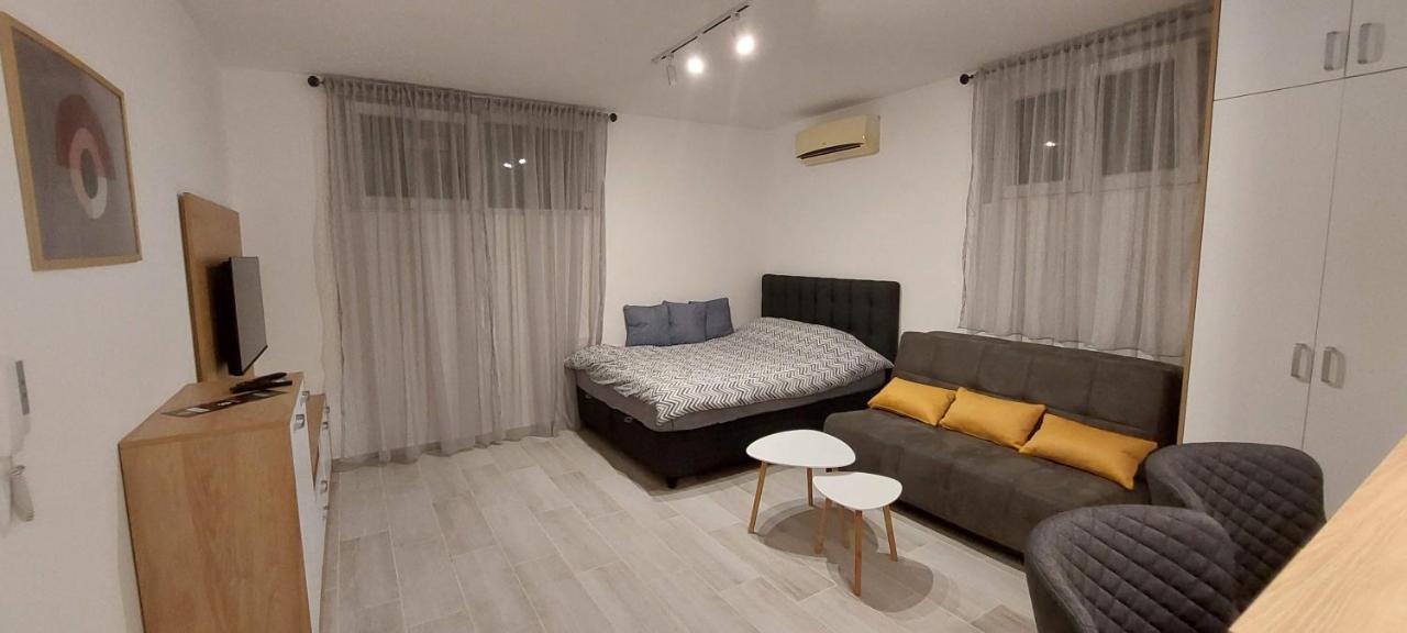 Biser Apartmani พอดโกริกา ภายนอก รูปภาพ