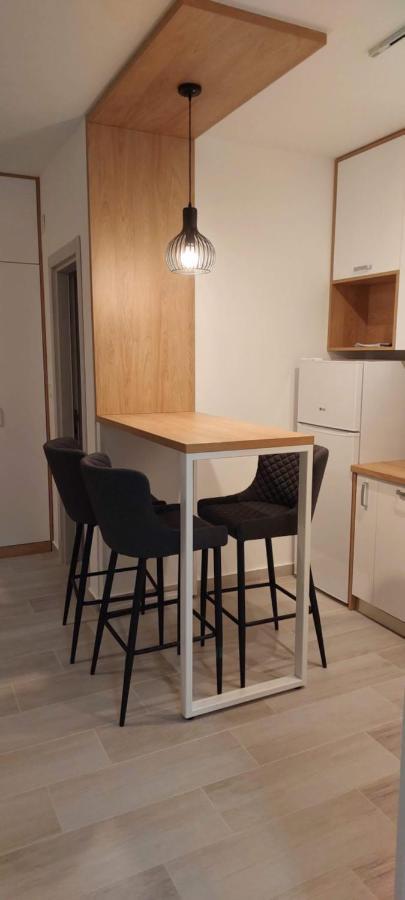 Biser Apartmani พอดโกริกา ภายนอก รูปภาพ