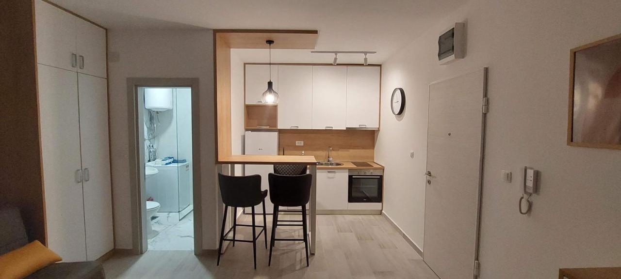 Biser Apartmani พอดโกริกา ภายนอก รูปภาพ